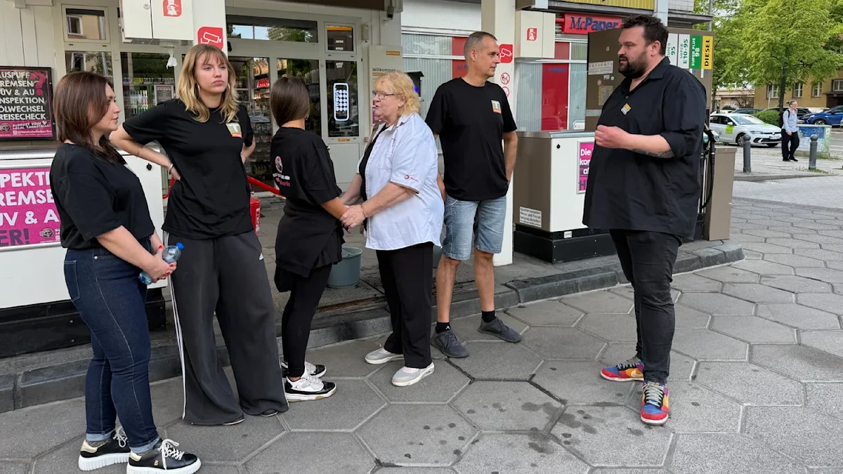 Berlin – Tankkrise killt etliche Mini-Jobs: Kult-Tankstelle entlässt Mehrheit der Mitarbeiter
