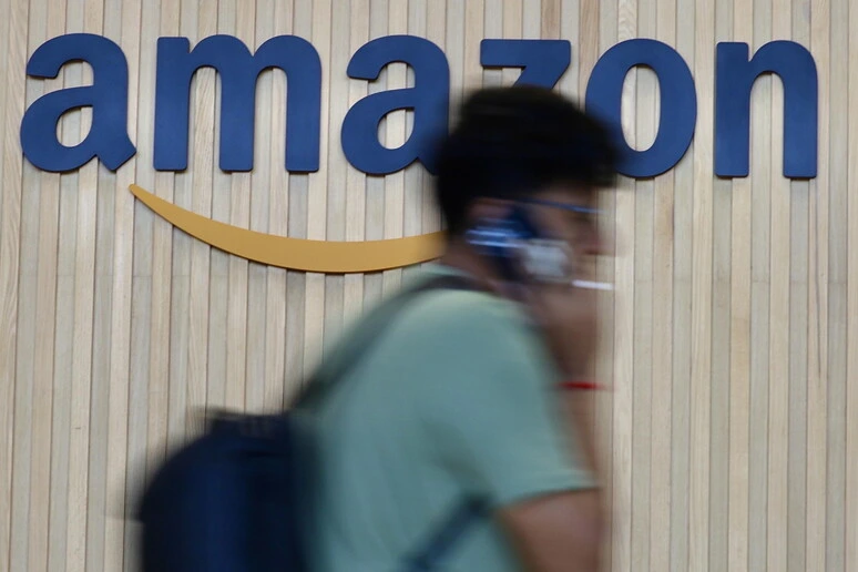 Amazon si ritira dal Salone del Libro di Parigi dopo le proteste dei librai
