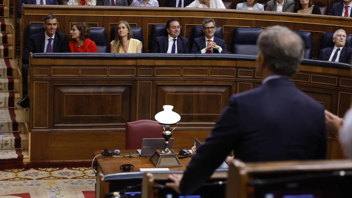 Sánchez y Feijóo se miden ahora en Aragón con una inflamada inercia nacional de la que solo saca rédito la ultraderecha de Vox