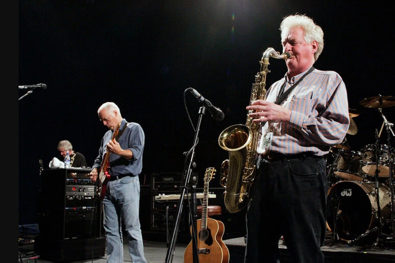 David Gilmour piange Dick Parry, lo storico sax dei Pink Floyd