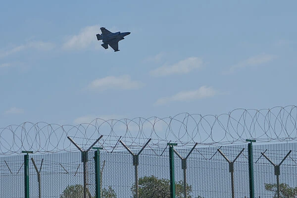 Guerra en Irán, última hora del ataque de Israel y EEUU, en directo | Las defensas antiaéreas de Kuwait abaten por error tres cazas de EEUU