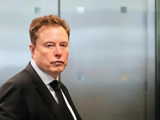 Le spine di Elon Musk: il rosso a bilancio di SpaceX, la fatica sull’Ai e intanto Tesla...