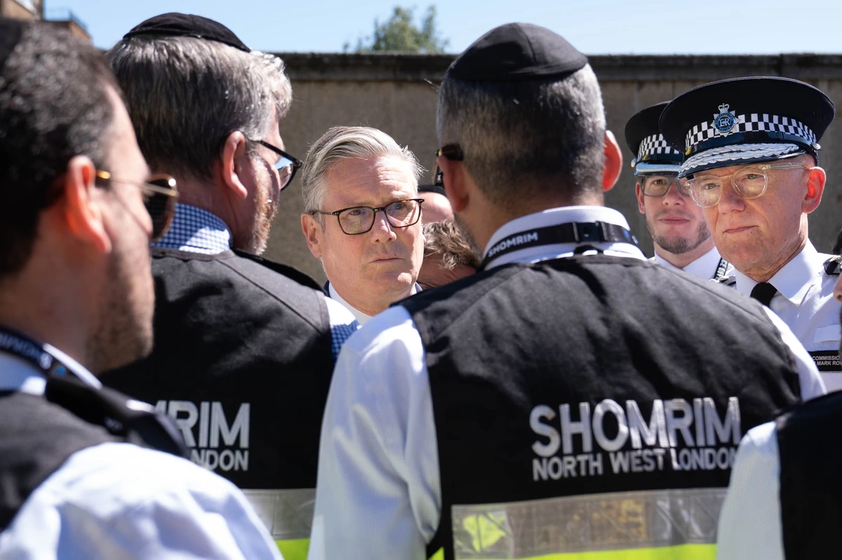 Starmer urges ban on some protests in antisemitism crackdown
