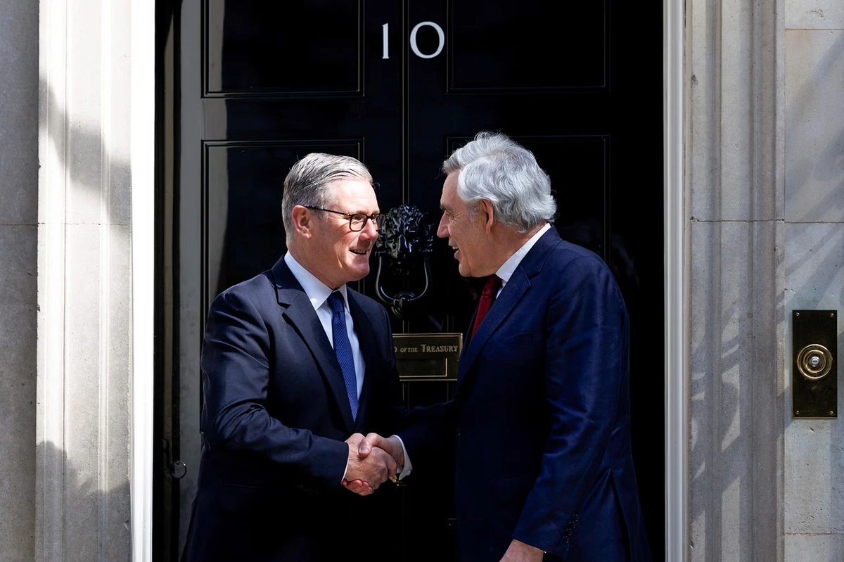 How Starmer hopes Gordon Brown’s big clunking fist can save him from a Labour leadership coup