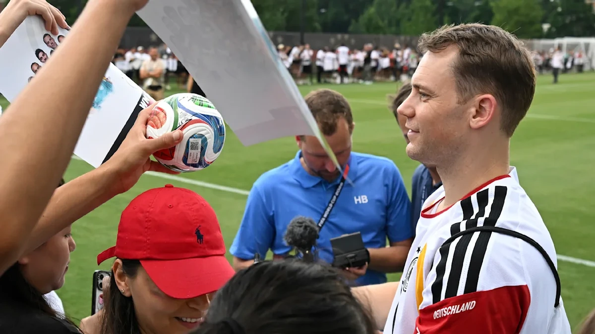 Bei Autogrammstunde! BILD-Reporter überraschte Manuel Neuer