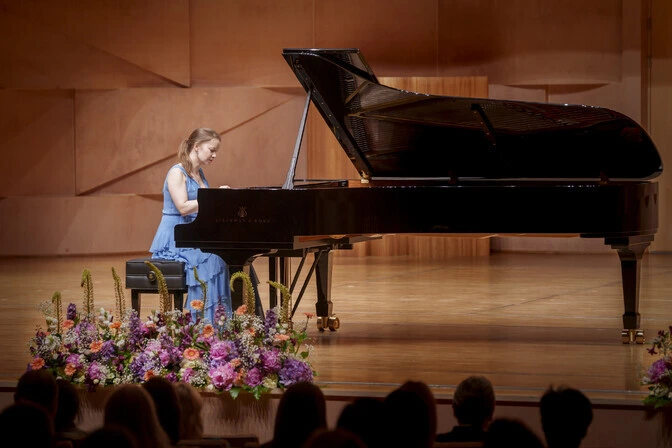 ФОТО: в большом зале EMTA представили новый концертный рояль Steinway