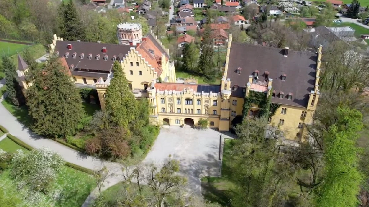 Insolventes Internat im Schloss sucht jetzt Investor: Beliebter Star ging dort zur Schule