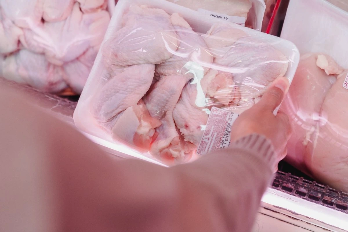 В магазинах Эстонии появился новый бренд мяса птицы. Руководство утверждает, что это уже отразилось на ценах
