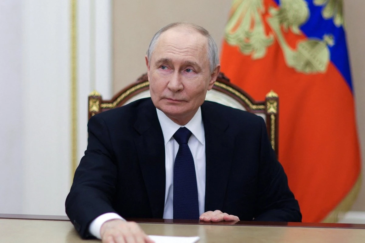 Уровень доверия к Путину упал на фоне ударов по Москве и дефицита бензина