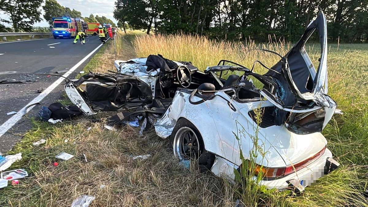 Bei Meißen: Porsche-Fahrer  (52) stirbt bei Massenkarambolage