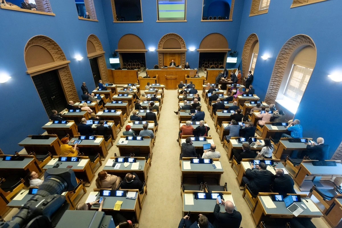 ПРЯМОЙ ЭФИР | В Рийгикогу идет марафонское заседание. В повестке дня много важных законопроектов