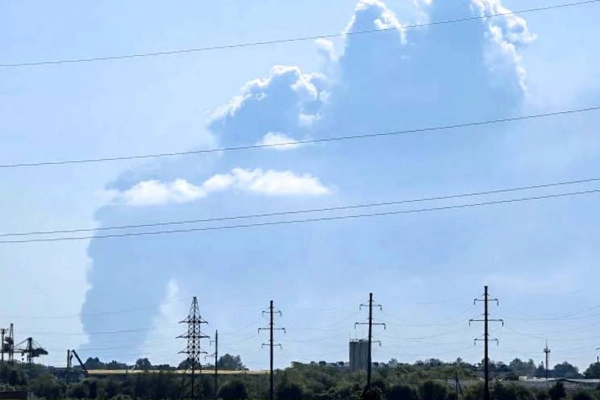 В результате атаки БПЛА горит Полтавская нефтебаза под Краснодаром