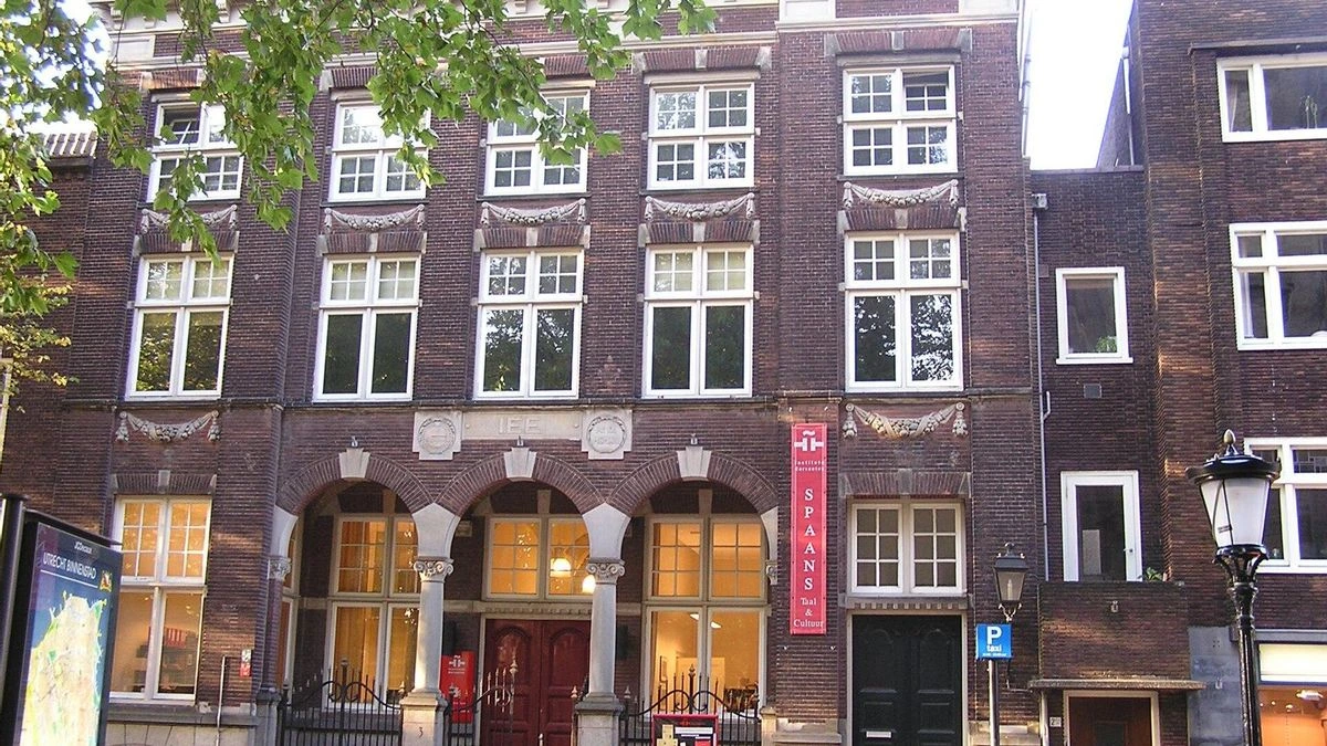 Los acreedores de las renovables aseguran que el embargo del Instituto Cervantes en Utrecht sigue adelante