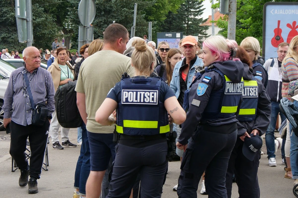 Очереди на границе в Нарве растут, решений нет. В PPA заявили, что менять в нынешней ситуации ничего не будут