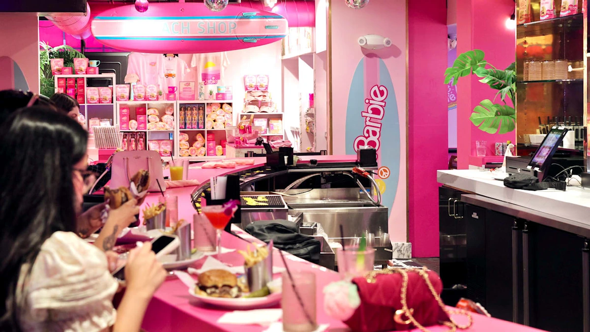 WM bei Barbie: Hier sieht man Deutschland durch die rosarote Brille