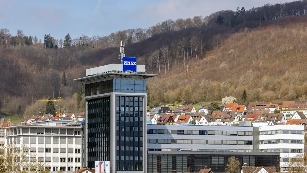 Deutscher Tech-Konzern kündigt Stellenabbau an: Zeiss will Hunderte Millionen Euro sparen
