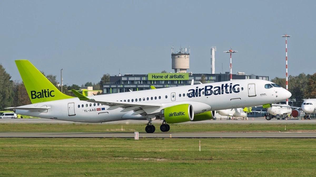 airBaltic планирует с июля возобновить полеты в Тель-Авив