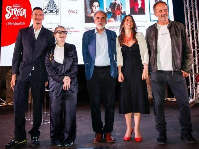 Premio Strega 2026: Michele Mari guida la sestina finalista