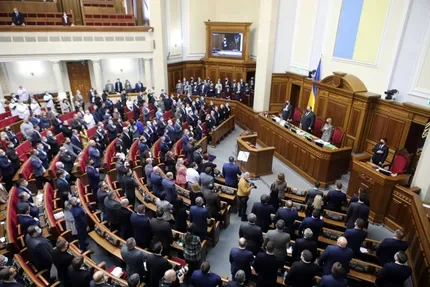Опрос: большинство украинцев хотят перезагрузки власти после войны, в том числе смены президента