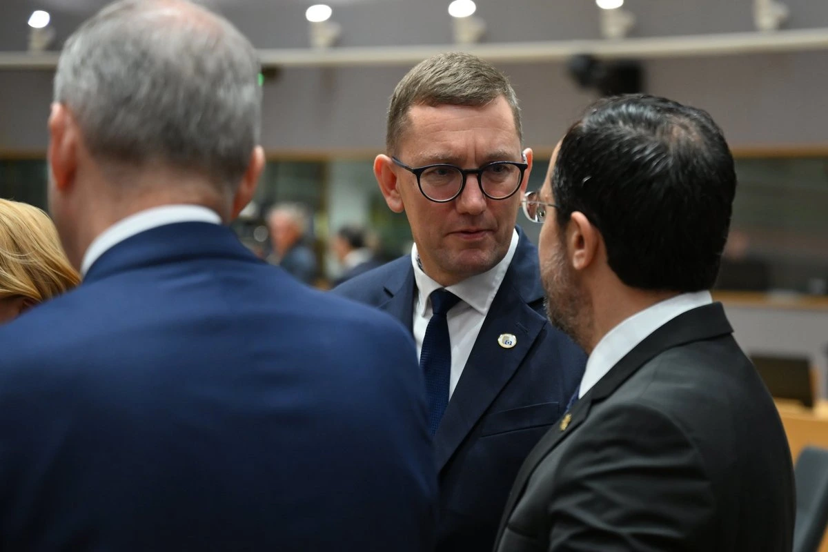 Кристен Михал в Брюсселе выступил против „закулисных переговоров“ с Россией
