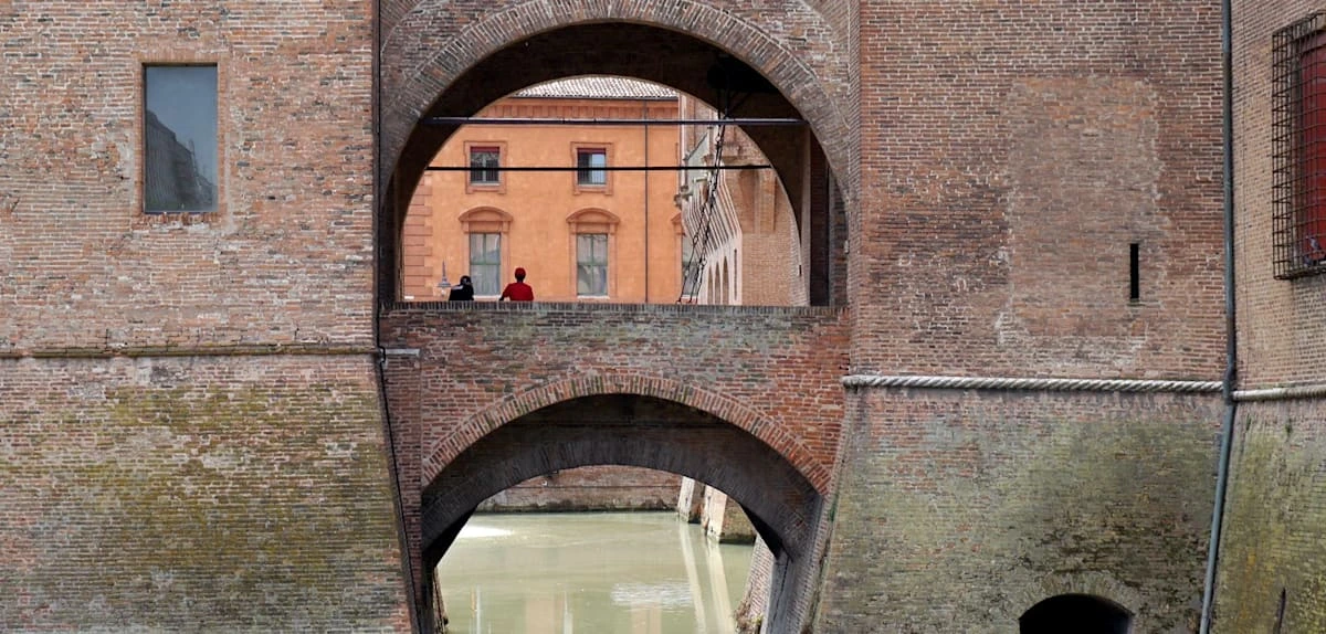 Zugbrücken bauen für die Festung Europa