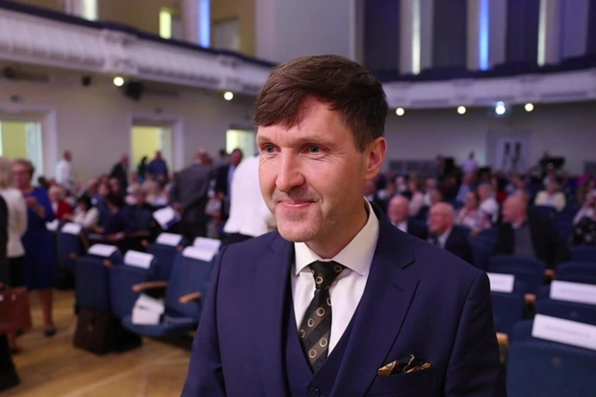 ВИДЕО и ФОТО | Конгресс EKRE. Переизбранный на пост председателя Мартин Хельме: либеральное управление в Эстонии потерпело крах