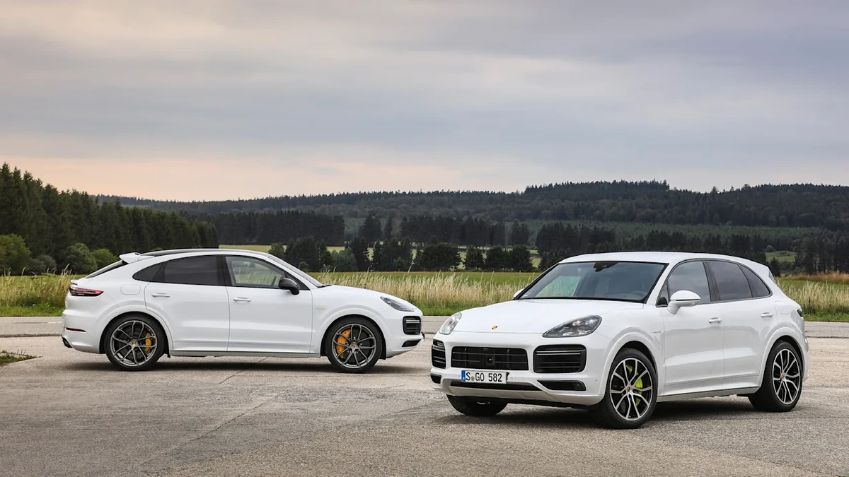 Umbau bei Sportwagenhersteller geplant: Porsche will Fertigung des Cayenne zurück nach Deutschland holen