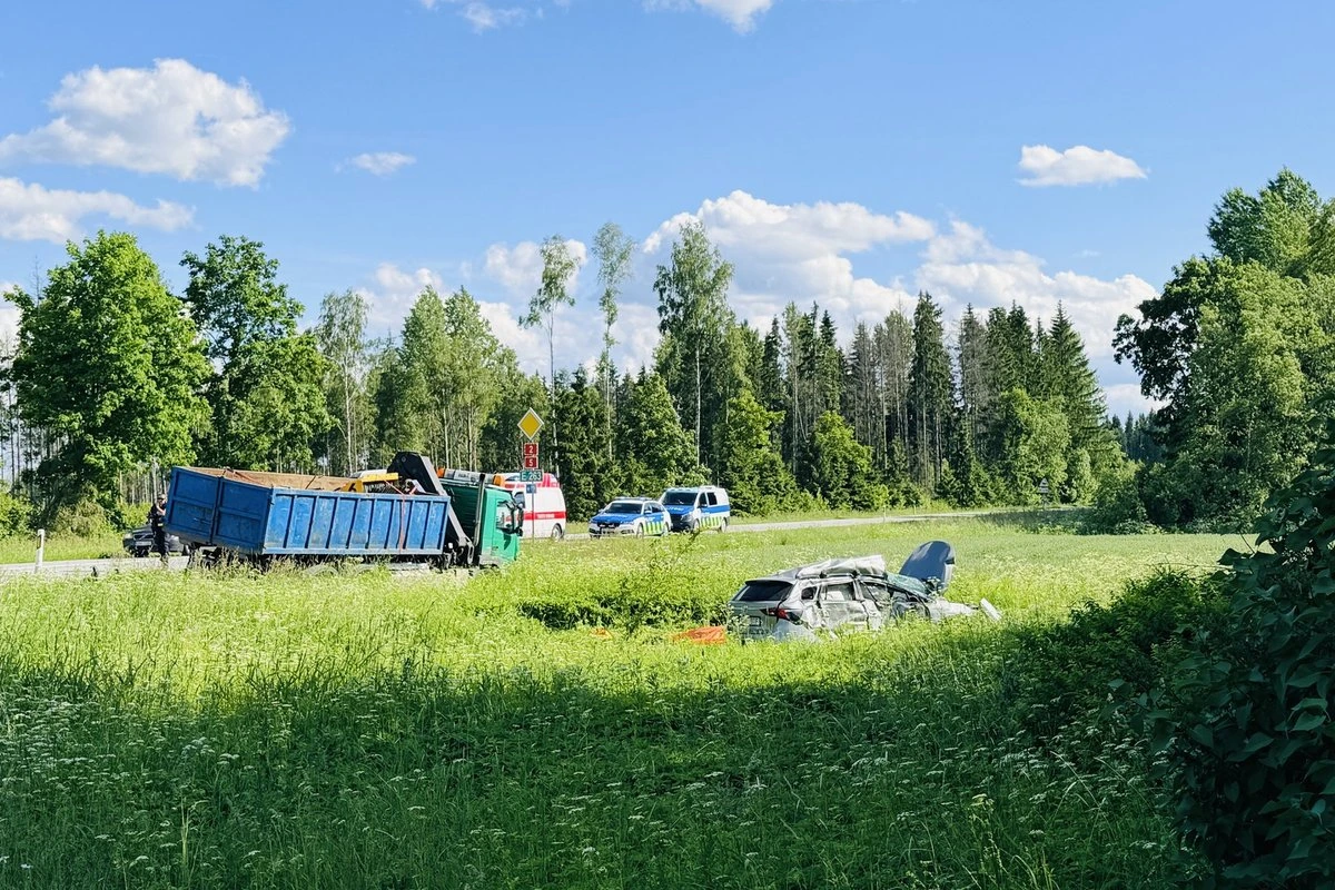 ФОТО | Трагедия в Ярвамаа: в ДТП погибли два человека