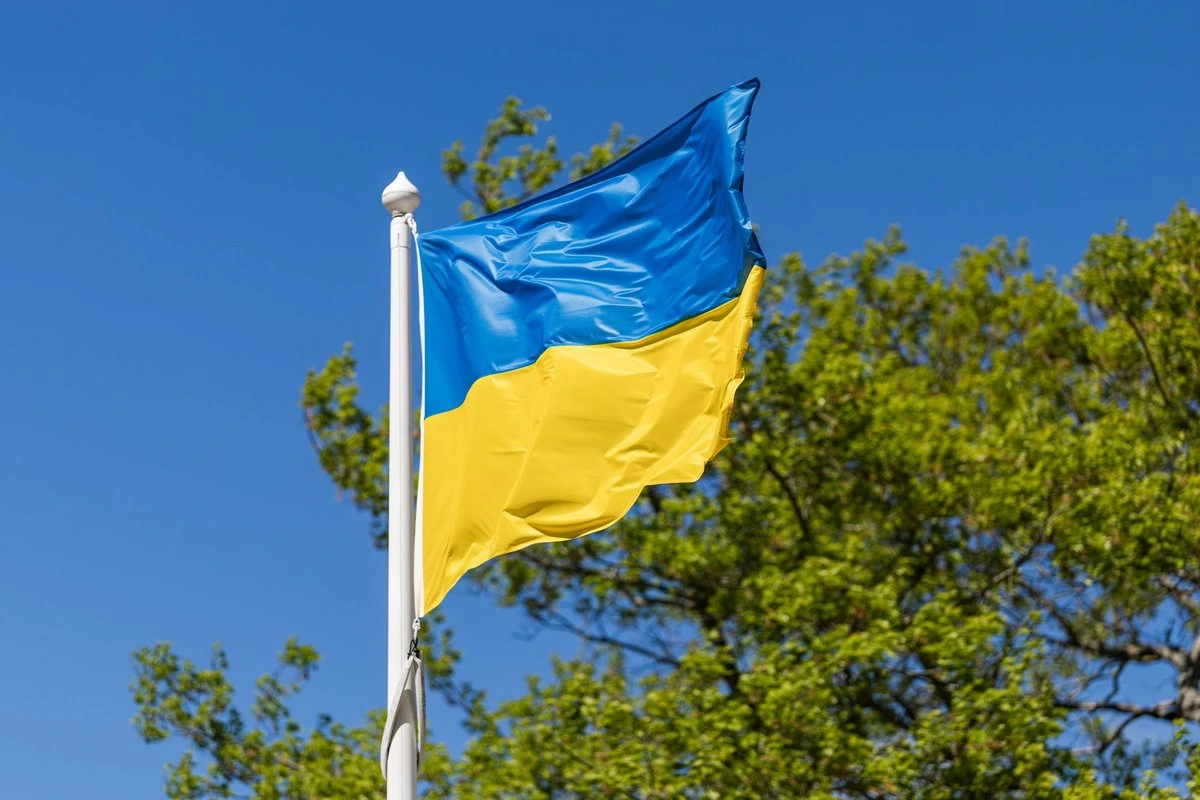 Зеленский исключил русский язык в Украине из-под защиты хартии ЕС