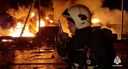 РАЙНЕР САКС⟩Украинские дроны добрались в Сибири до одного из важнейших нефтезаводов России