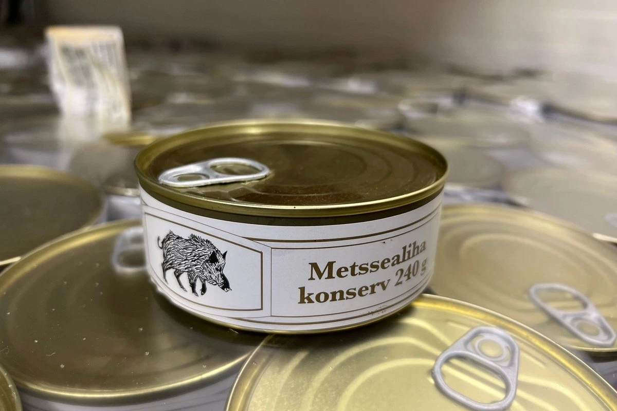 Консервы из диких кабанов передали армии и Eesti Toidupank вместо Украины