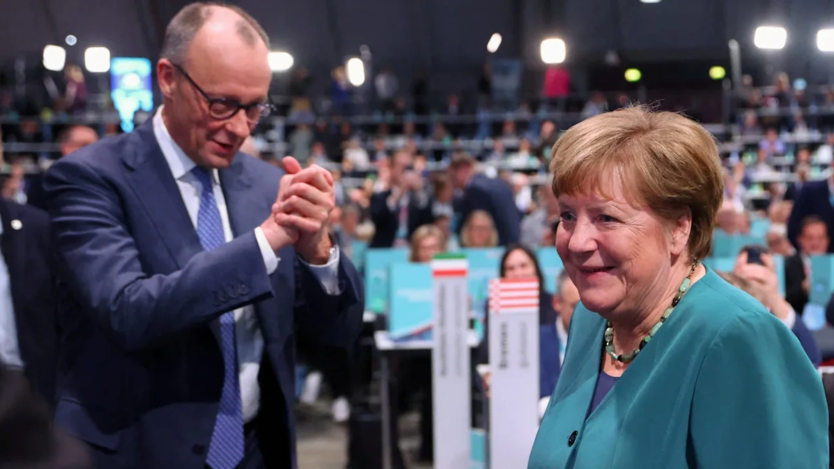 Plötzlich gibt Merkel Fehler zu und verteidigt Kanzler Merz