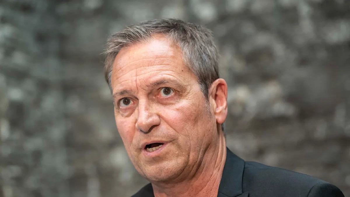 In der ARD: Dieter Nuhr macht Witze über Femizide