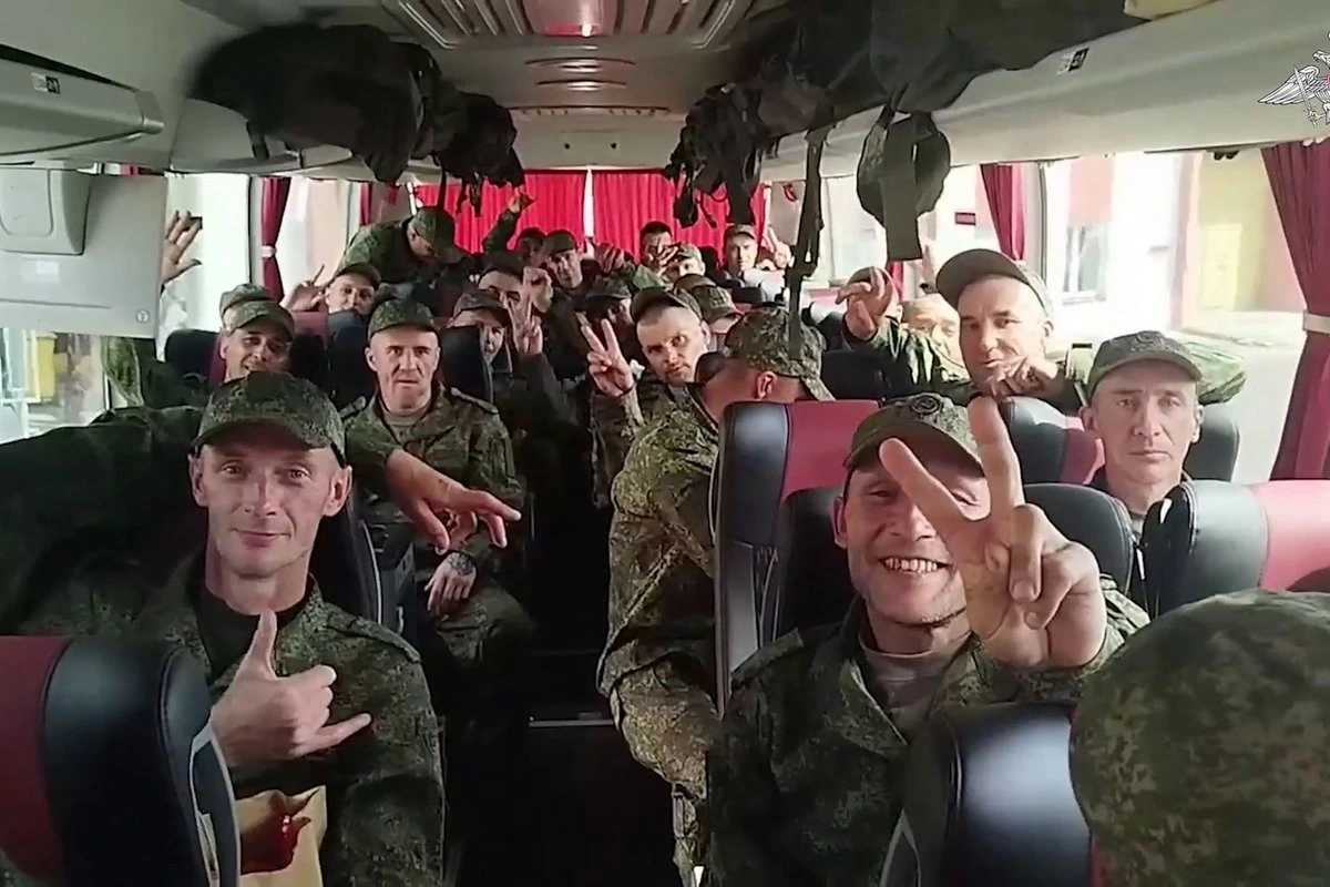 ВОЕННЫЙ ДНЕВНИК (1584-й день) | Москва и Киев обменялись пленными
