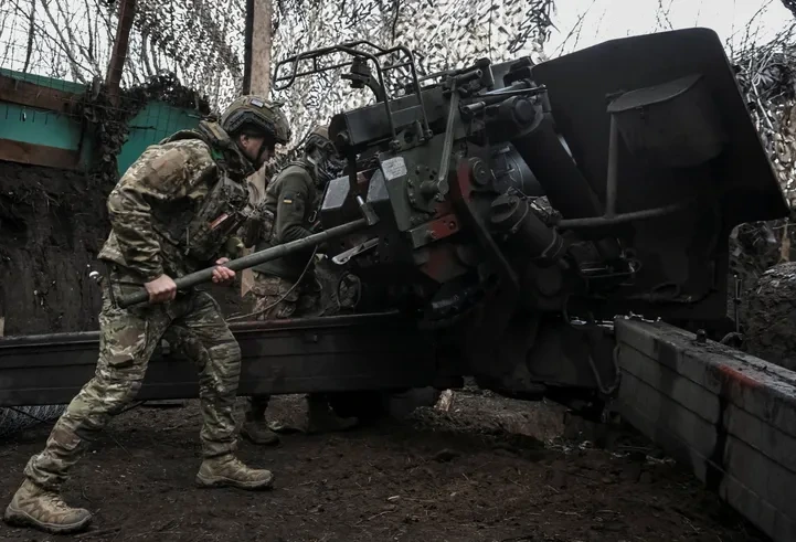 Копирует украинскую тактику: РФ начала бить по трассе Харьков-Сумы