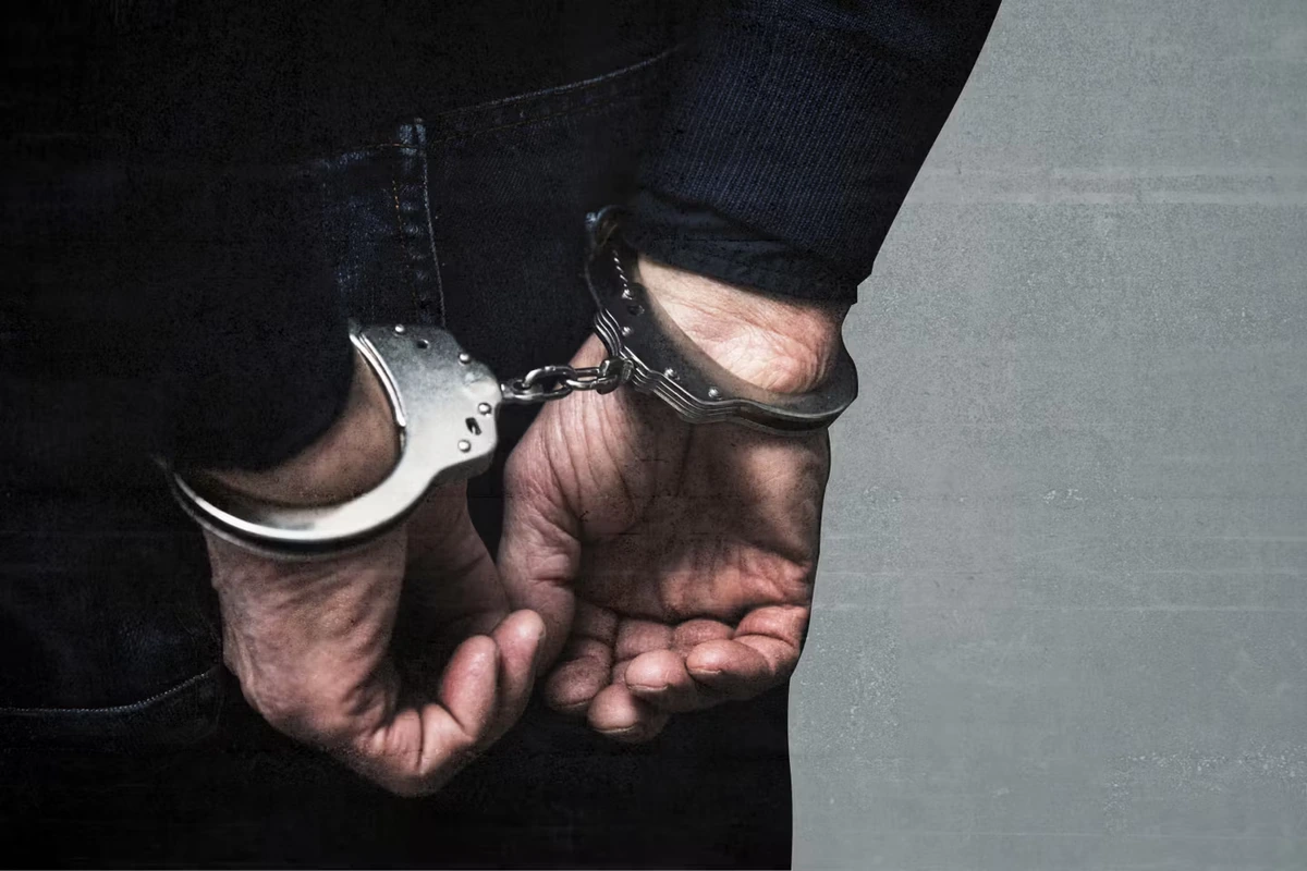 A Martigues, une femme de 25 ans tuée de 58 coups de couteau, son compagnon mis en examen