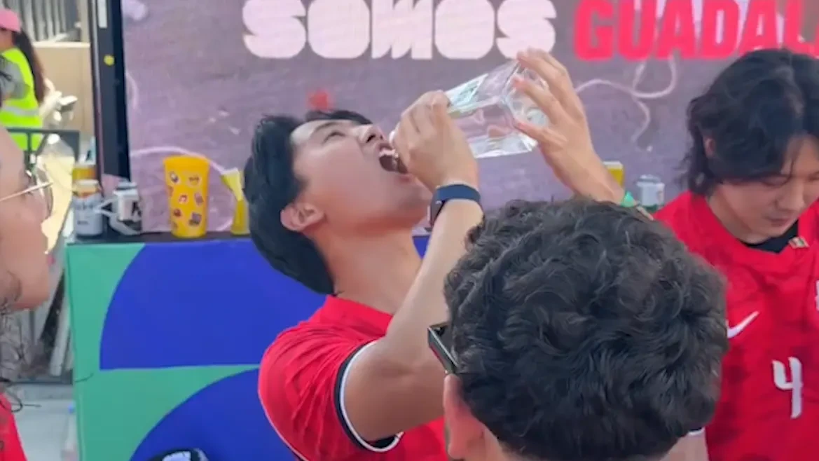Party-Stimmung in Mexiko: So extrem feiern die Südkoreaner den WM-Start