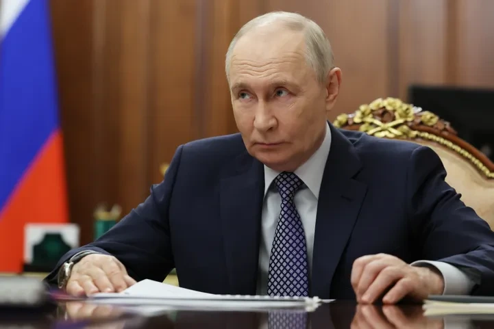 Путин заявил, что на фронте задействовано 700 тысяч человек