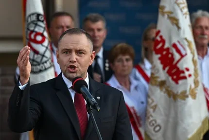 ПОЛЬСКО-УКРАИНСКИЙ КОНФЛИКТ⟩Источники: польские чиновники рассматривают возможность ограничения контактов с Зеленским