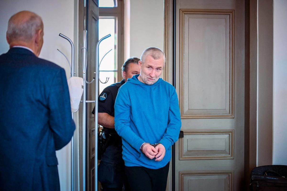 Зверство на пенсионные деньги: совершивший убийство по малолетству мужчина снова предстал перед судом за расправу над сожительницей