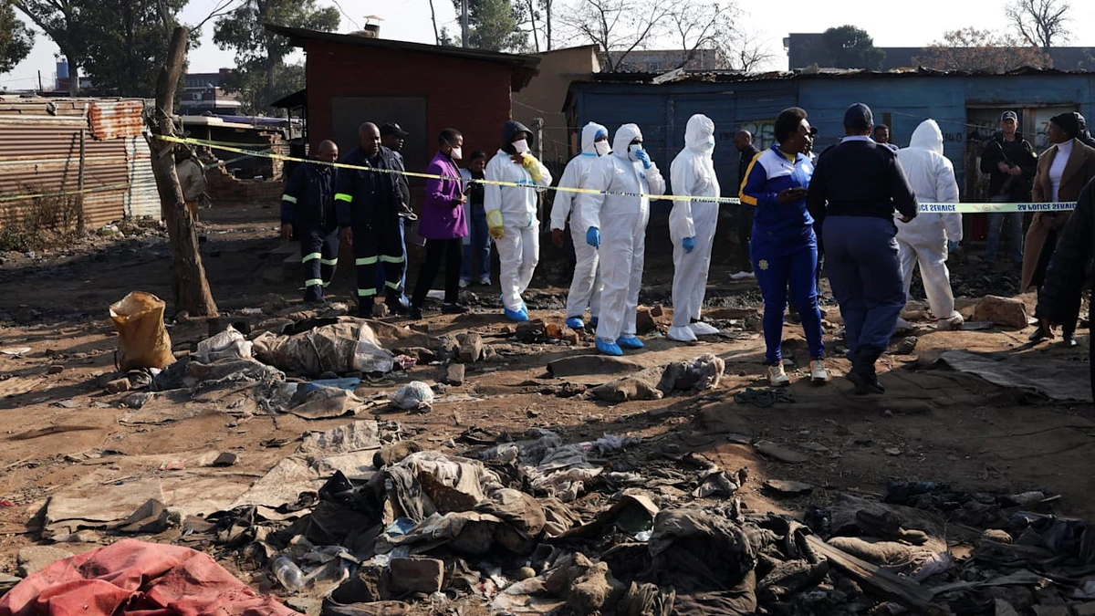 Südafrika: 10 Killer springen aus Kleinbus und töten 12 Menschen