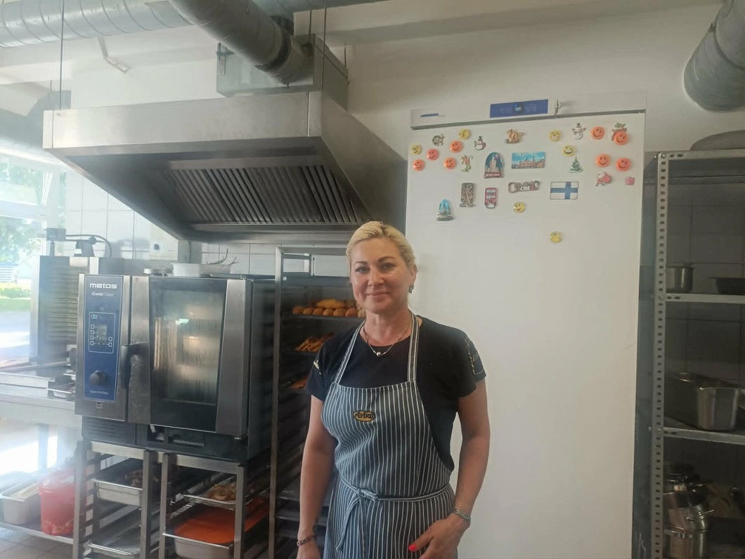 «Тепер — у Латвії». Ирина из Харькова вкусно кормит жителей Валмиеры