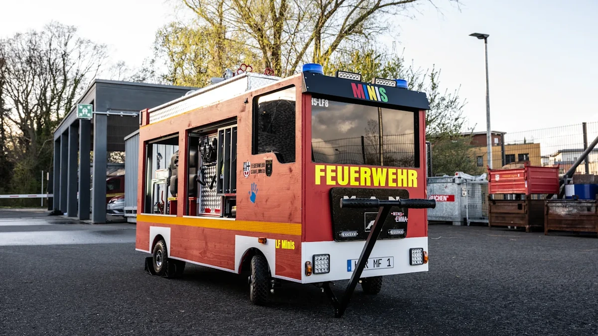 Mit „Kleinsatzwagen“: Wir sind Deutschlands kleinste Feuerwehr