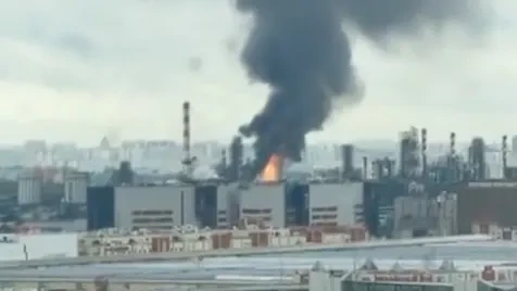 15 km vorm Kreml: Ukraine-Drohne trifft Moskaus wichtigste Öl-Quelle