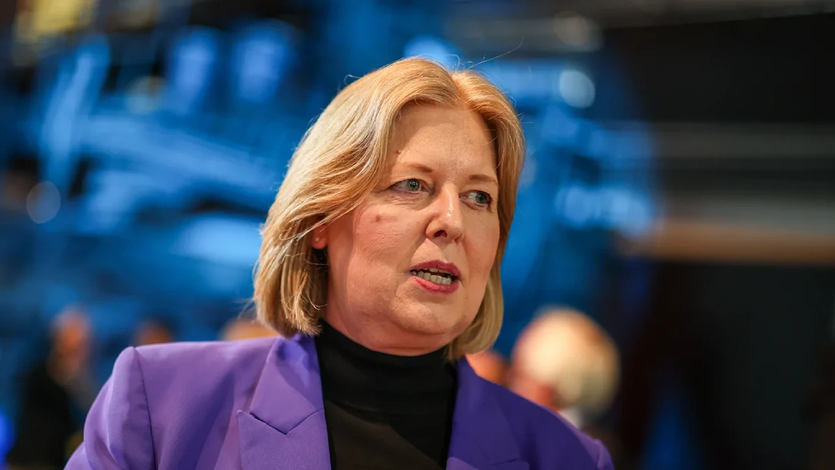 Große Solidarität mit der SPD-Ministerin: Redeschlacht um AfD-Antrag zu Bärbel Bas