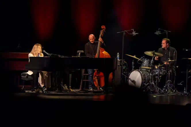 Retour aux sources du trio pour Diana Krall au festival de jazz de Montréal