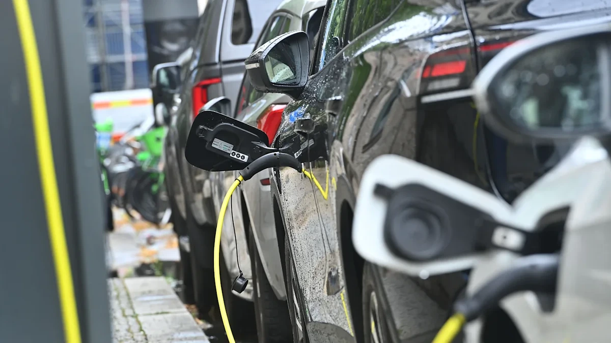 E-Autos von Beamten: Bayern streicht kostenloses Laden