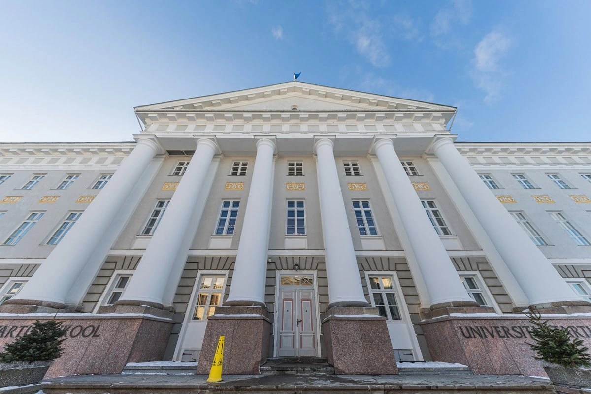 МНЕНИЕ | Экономист о высшем образовании: пора взимать плату с поступающих в университет и ограничить прием