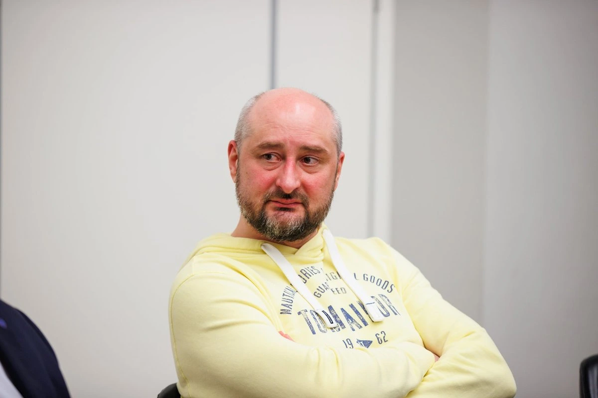 Живущему в Эстонии журналисту Бабченко запросили в России год колонии по делу об „иностранном агенте“