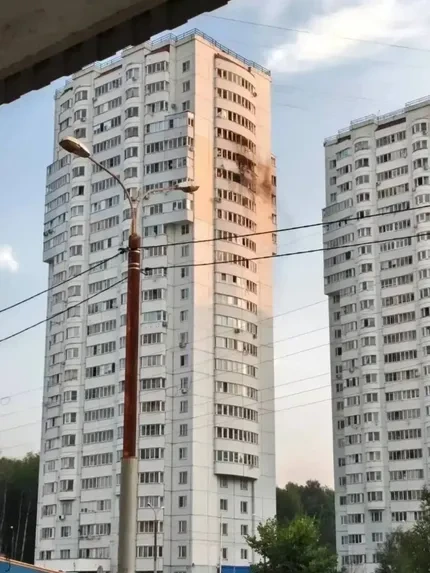 В столице РФ заявили об атаке беспилотников, московские аэропорты приостанавливали работу